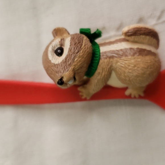 Hallmark 1988  Keepsake Teeny Taster‎ Ornament - Picture 3 of 9